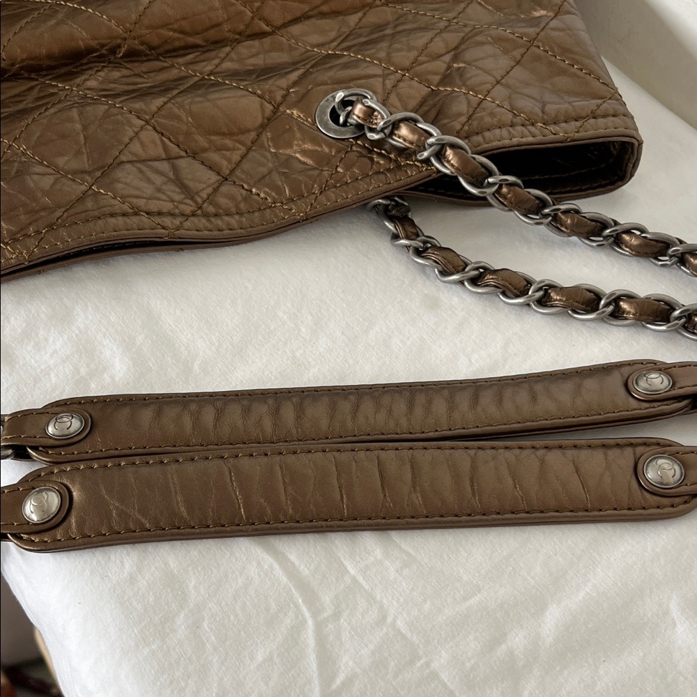 CHANEL Metallic Brown Quilted Calfskin Leather “Moscow” Tote with Chain Straps - Picture 9 of 14